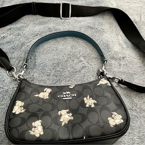 Coach Teri Shoulder Bag 
With Happy Dog Print